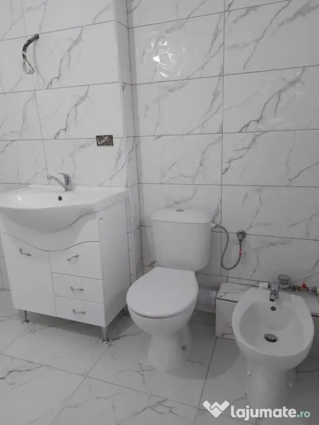 Vând casă la preț de apartment