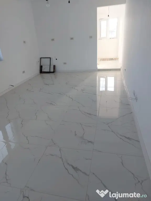 Vând casă la preț de apartment