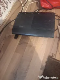 Vând ps 3 plus 4 jocuri in stare buna de functionare