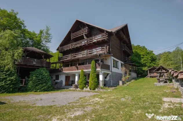 Cabană turistică, 12 camere cu restaurant, bucătărie ...