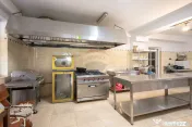 Cabană turistică, 12 camere cu restaurant, bucătărie ...