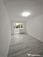 Vand garsoniera Tractoru,renovata lux,69500 Euro