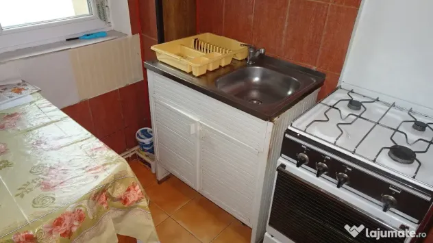 Inchiriez garsoniera in Deva, etaj 3, mobilata, fara masina de spalat