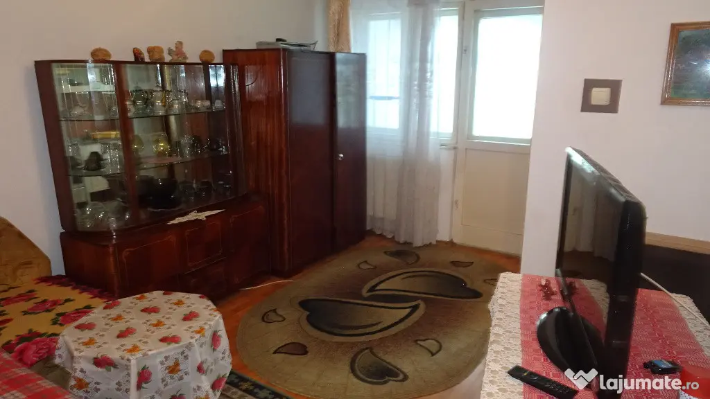 Inchiriez garsoniera in Deva, etaj 3, mobilata, fara masina de spalat