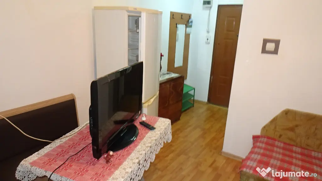 Inchiriez garsoniera in Deva, etaj 3, mobilata, fara masina de spalat