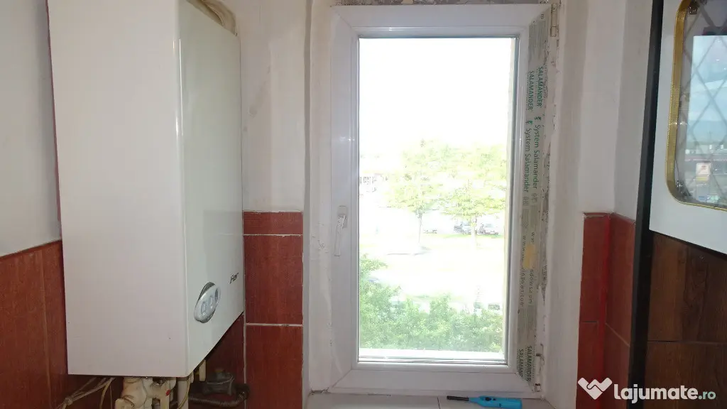 Inchiriez garsoniera in Deva, etaj 3, mobilata, fara masina de spalat