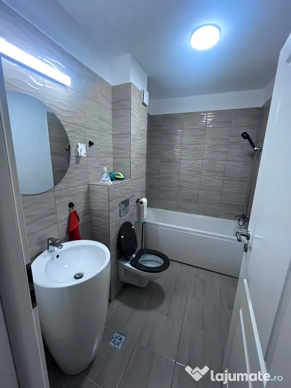 Apartament de 3 camere de inchiriat