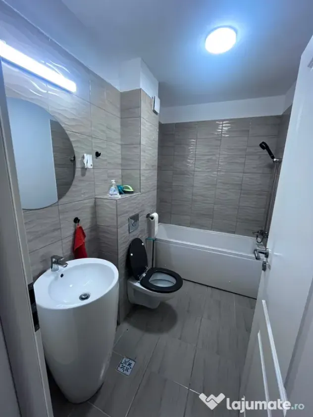 Apartament de 3 camere de inchiriat