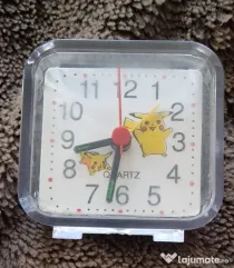 Pikachu, ceas deșteptător pătrat