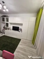 Apartament cu 2 camere și balcon cu vedere port Bd Ferdi... 