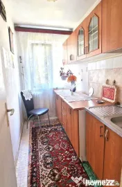 Trei camere, etajul 1, Piata Km 4-5 