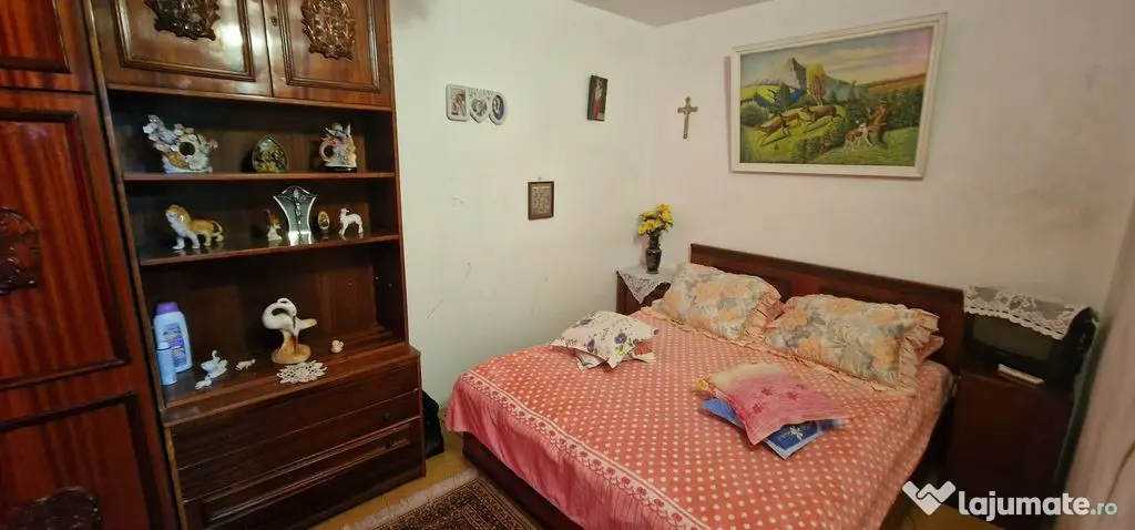 Trei camere, etajul 1, Piata Km 4-5