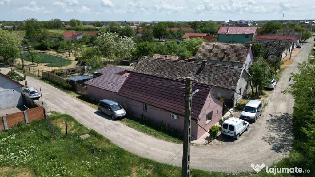 Casă renovată la cheie cu 2 camere în Pecica