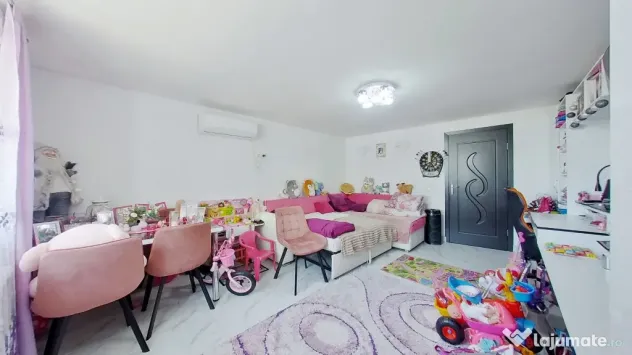 Casă renovată la cheie cu 2 camere în Pecica