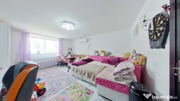 Casă renovată la cheie cu 2 camere în Pecica