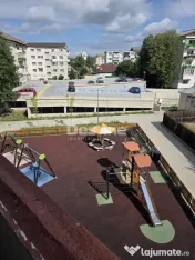 Apartament 2 camere, 2 balcoane, etaj intermediar, Bistrița