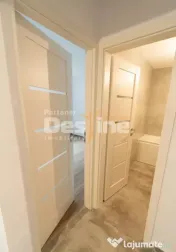 Apartament cu doua camere, decomandat, Soarelui. 
