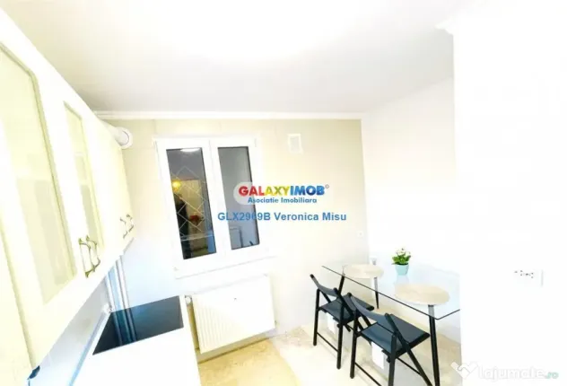 Apartament 3 camere de inchiriat, loc de parcare- 1 Decembri