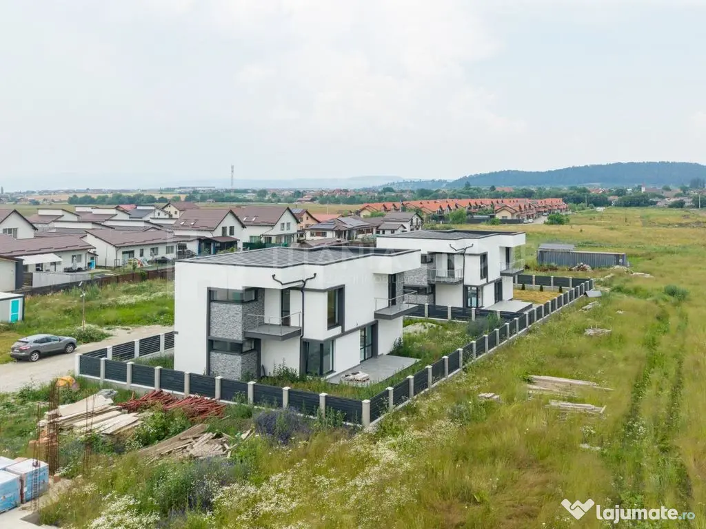Casă individuală nouă , 4 camere, teren 519 mp, Sanpetru