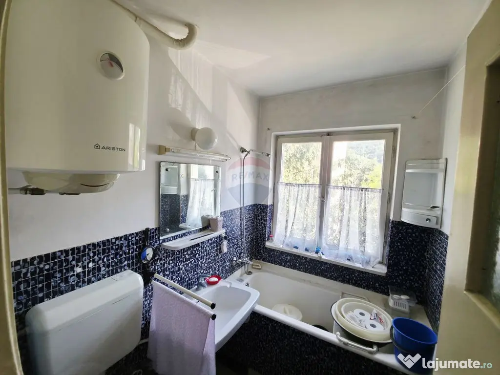 Apartament cu 2 camere de vânzare în zona Precista