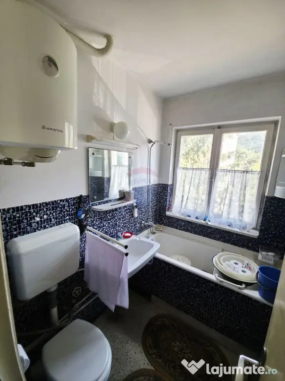 Apartament cu 2 camere de vânzare în zona Precista
