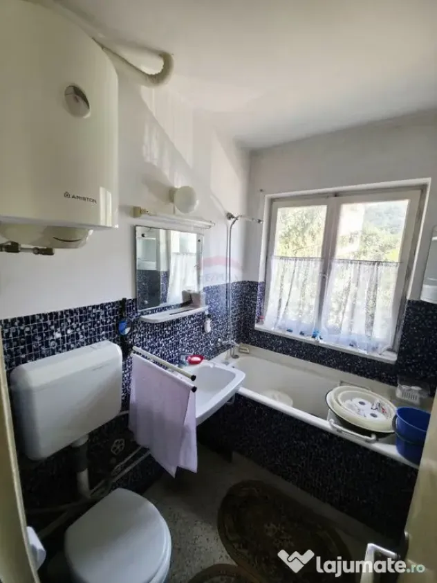 Apartament cu 2 camere de vânzare în zona Precista