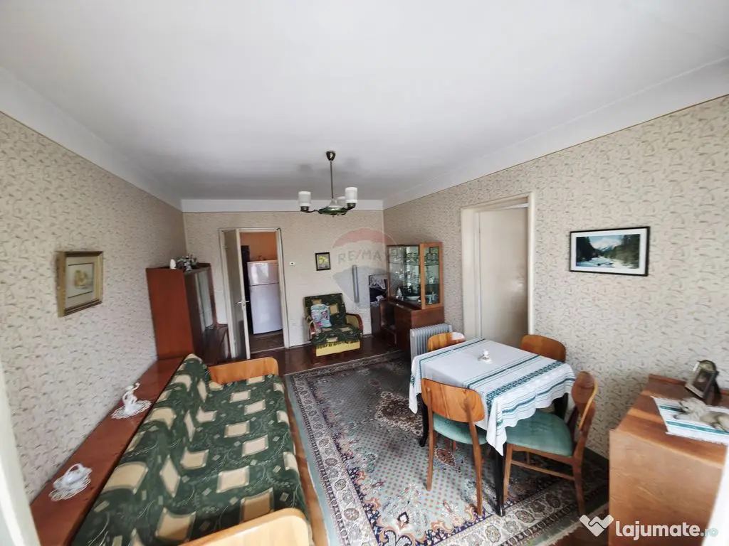 Apartament cu 2 camere de vânzare în zona Precista