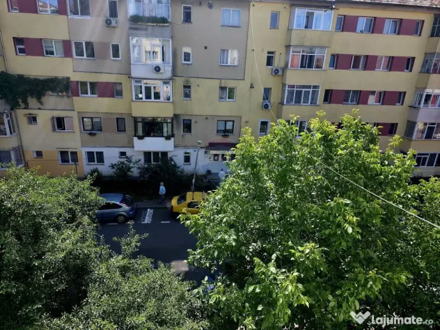 Apartament cu 2 camere de vânzare în zona Precista