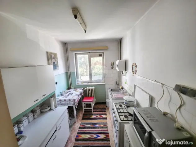 Apartament cu 2 camere de vânzare în zona Precista