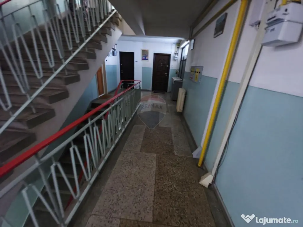Apartament cu 2 camere de vânzare în zona Precista