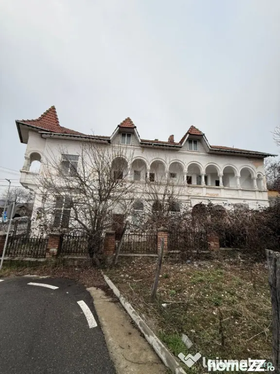 Clădire P+1 cu 9 camere și Terasă Spectaculoasă, Ideală - Pucioasa (Dambovita)