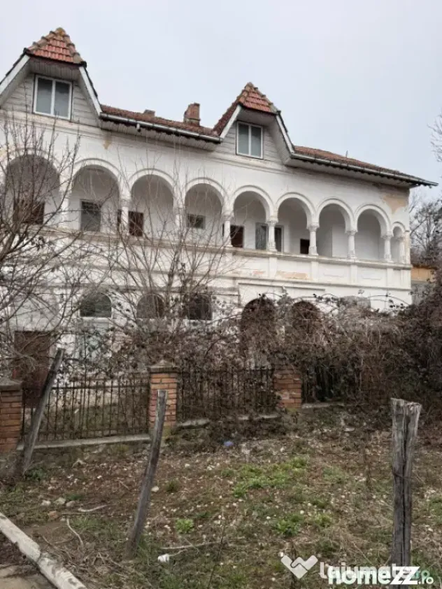 Clădire P+1 cu 9 camere și Terasă Spectaculoasă, Ideală - Pucioasa (Dambovita)