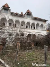 Clădire P+1 cu 9 camere și Terasă Spectaculoasă, Ideală