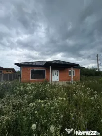 Casă la roșu, 132 mp utili, 5,6 ari, zonă Săcălășeni