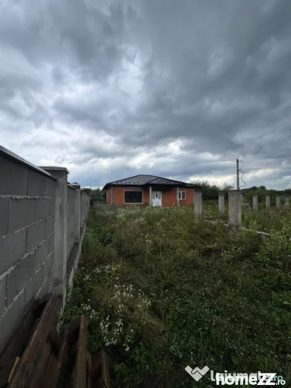 Casă la roșu, 132 mp utili, 5,6 ari, zonă Săcălășeni - Sacalaseni (Maramures)