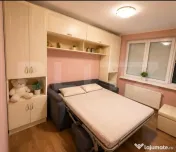 Apartament cu 3 camere mari si Luminoase, garaj inclus, etaj