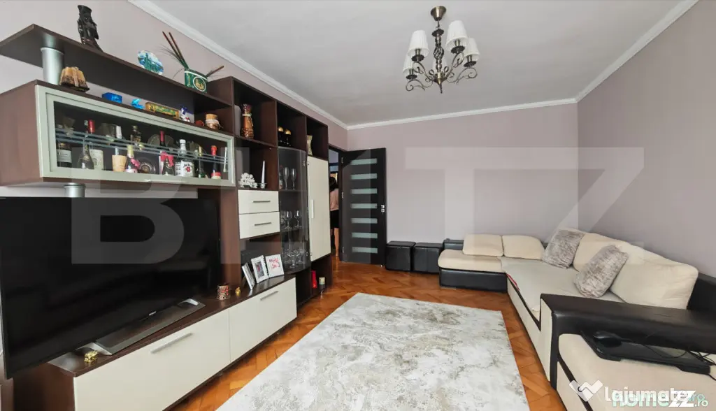 Apartament 3 camere + 2bai, renovat, mobilat si utilat moder - Oradea (Bihor)