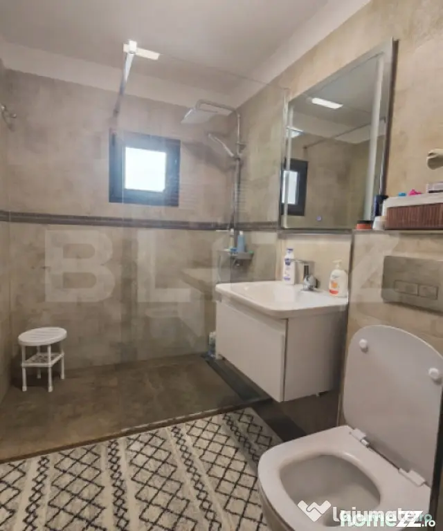 Apartament 3 camere + 2bai, renovat, mobilat si utilat moder - Oradea (Bihor)