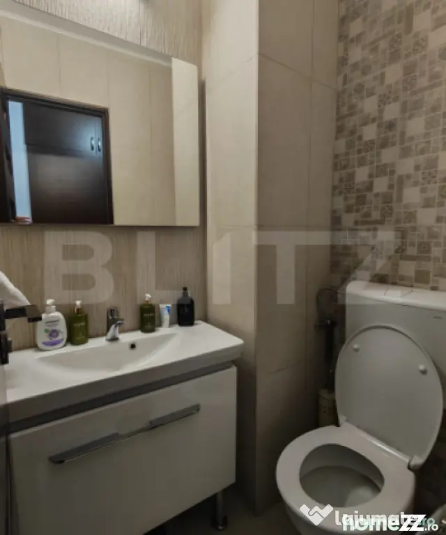 Apartament 3 camere + 2bai, renovat, mobilat si utilat moder - Oradea (Bihor)