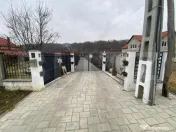 Casă individuală cu piscină, curte amenajată și afacere 
