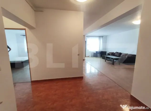 Apartament cu 2 camere, open-space, etaj 1, parcare privata
