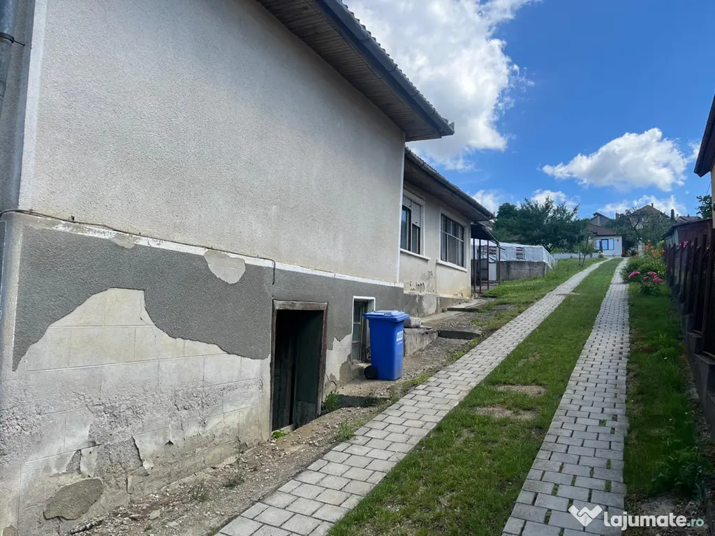 Casă individuală de vânzare