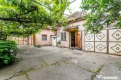 PREȚ NOU! Casă cu teren de 370 mp | Zona Funcționarilo...