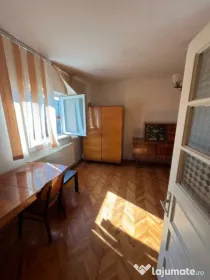 Casă P+1 de vânzare, 4 camere, aproape de centru, ideală