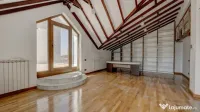 Vila spatioasa cu 6 camere si mansarda 