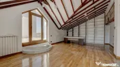 Vila spatioasa cu 6 camere si mansarda
