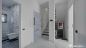 Vila spatioasa cu 6 camere si mansarda 