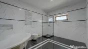 Vila spatioasa cu 6 camere si mansarda 