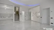 Vila spatioasa cu 6 camere si mansarda 