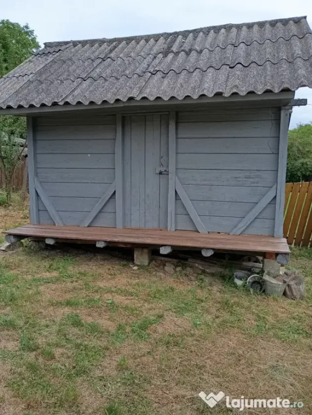 Casă bătrânească cu teren generos de 5.000 mp – Șișcani (15 km de Huși)